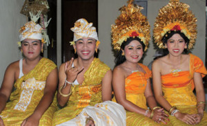 Danses traditionnelles et cérémonie à Bali