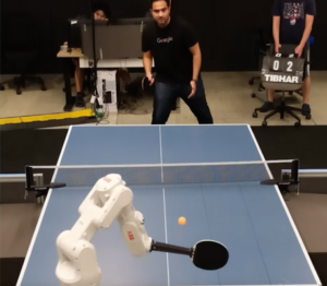 Le robot qui joue au ping-pong