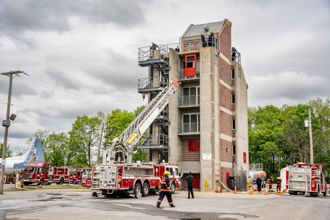 bâtiments d'entraînement d'une école de pompiers